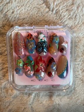 Hand-Painted Floral Press-On Nails - Multicolor